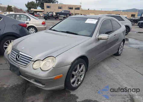 2004 Mercedes-Benz C 320 Sport из США, поврежденный, VIN WDBRN64J94A572097